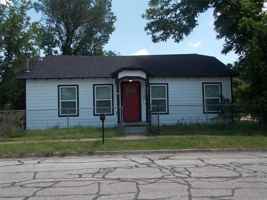 featured image of 923 Linn St