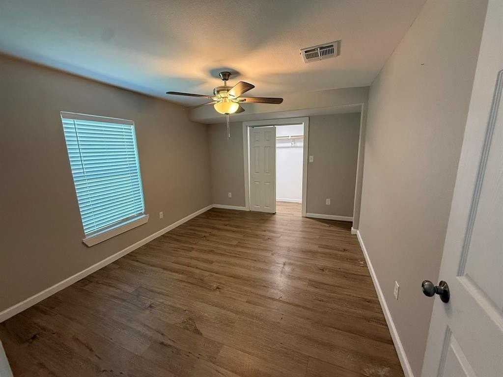 923 Linn St - Photo 7 of 14