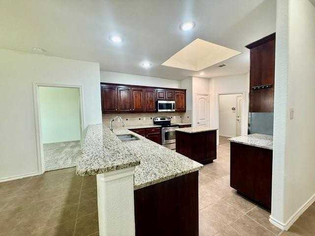 1401 Elkford Ln - Photo 5 of 12
