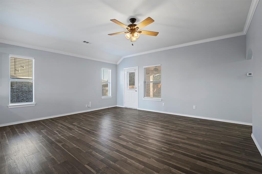 119 Magnolia St - Photo 6 of 25