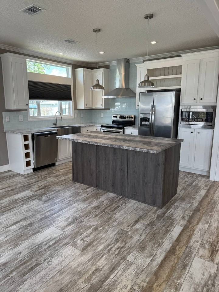 134 Clover Ct - Photo 4 of 50