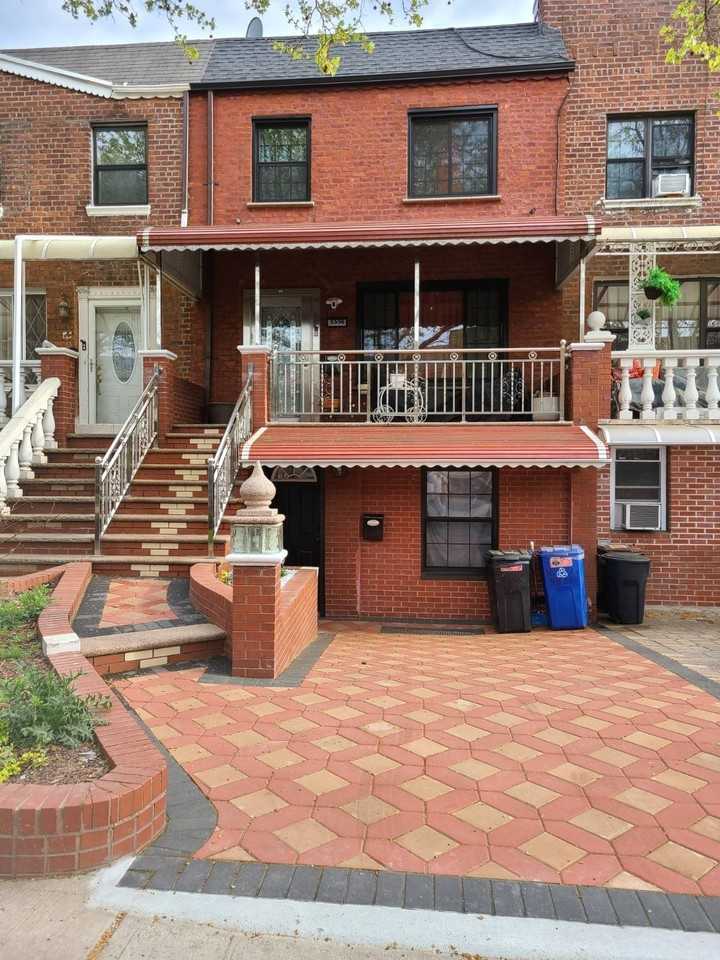 5556 Whitty Ln