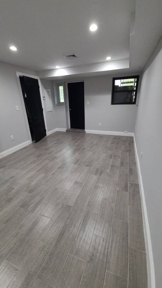 5556 Whitty Ln - Photo 7 of 15