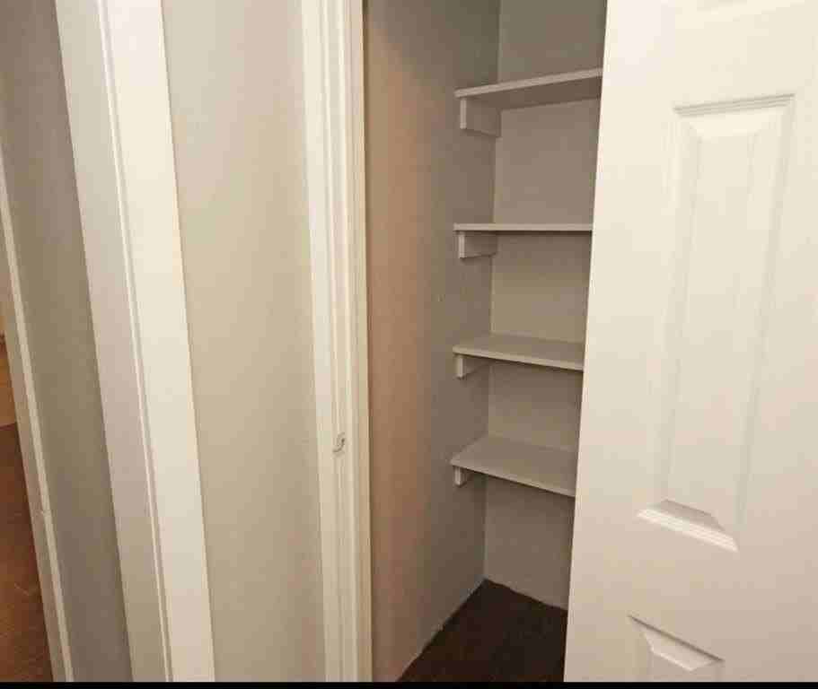 1205 W Brooks St - Photo 7 of 11