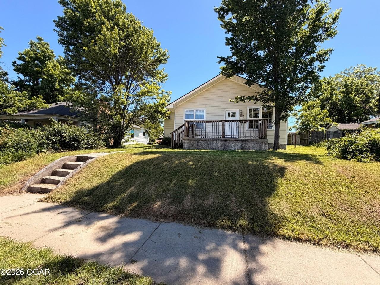 3117 S Wall Ave - Photo 2 of 9