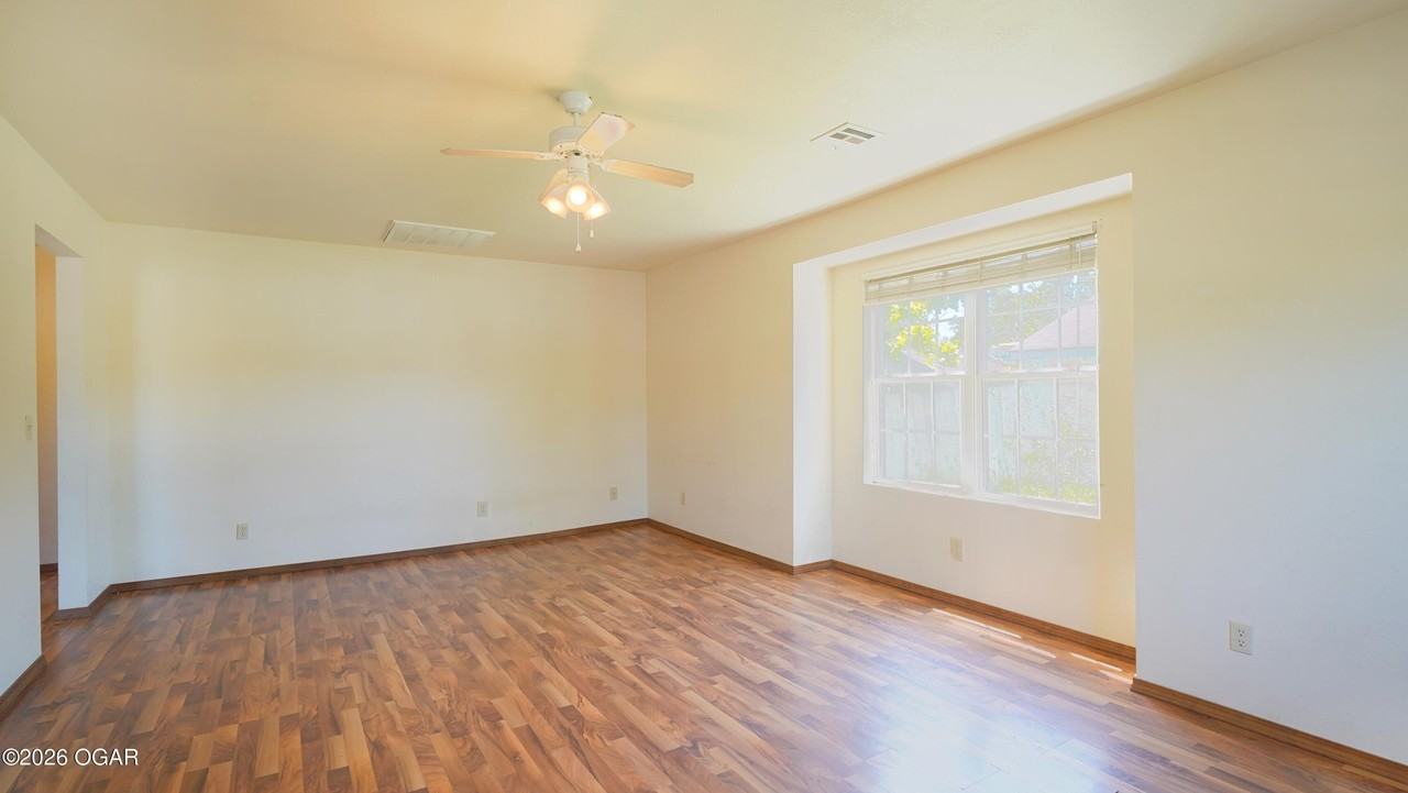 3117 S Wall Ave - Photo 3 of 9