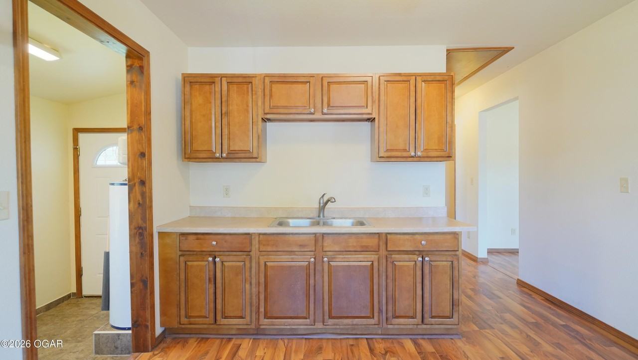 3117 S Wall Ave - Photo 5 of 9