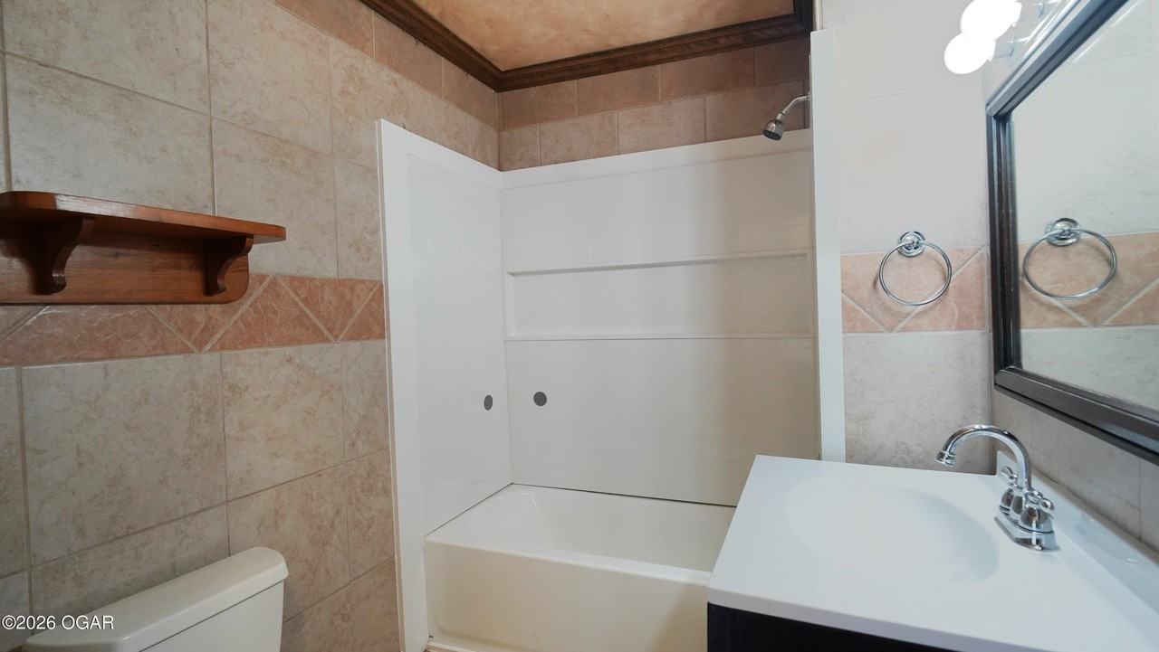 3117 S Wall Ave - Photo 7 of 9