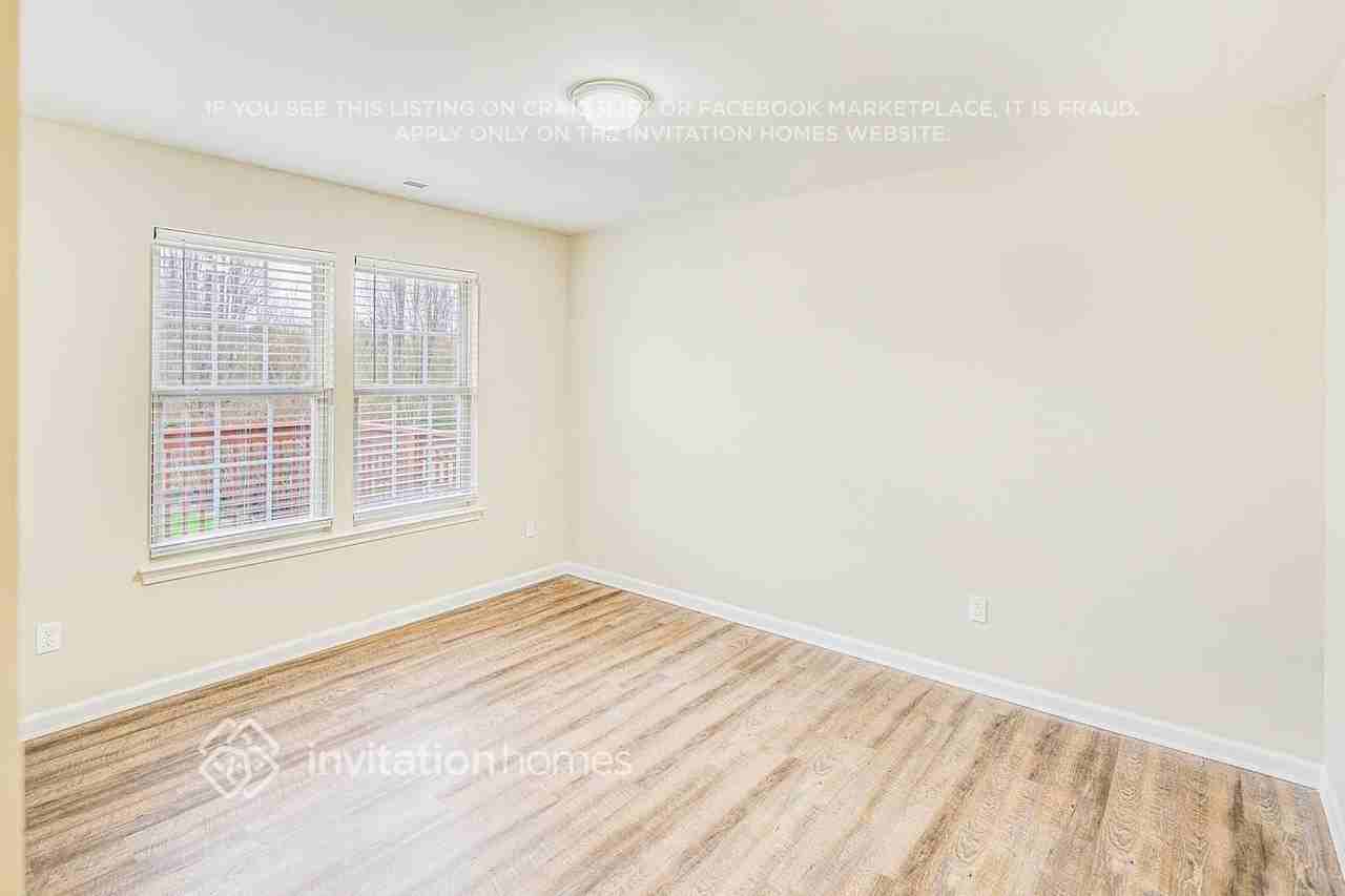 7029 Honey Tree Ln - Photo 5 of 30