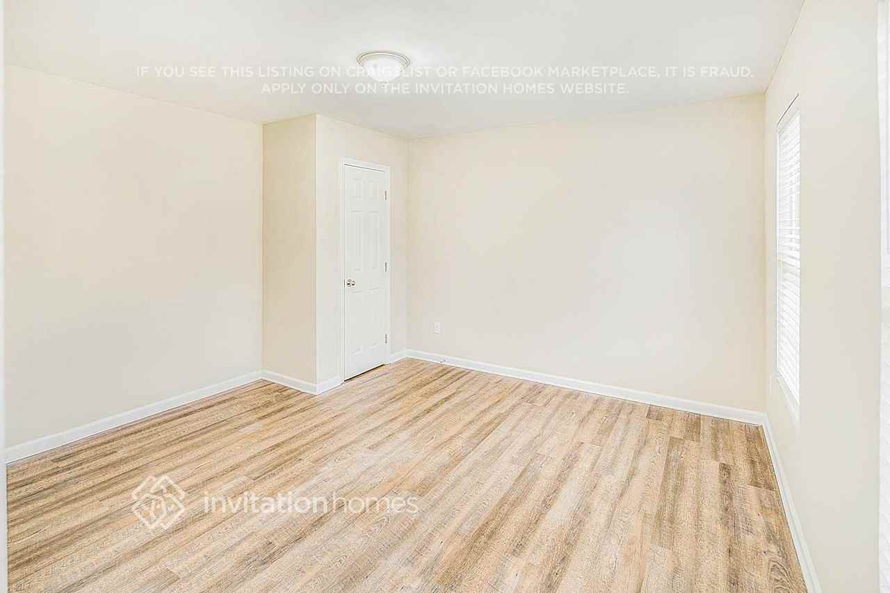 7029 Honey Tree Ln - Photo 6 of 30