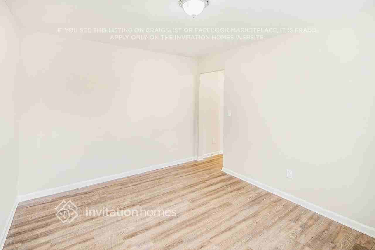 7029 Honey Tree Ln - Photo 7 of 30