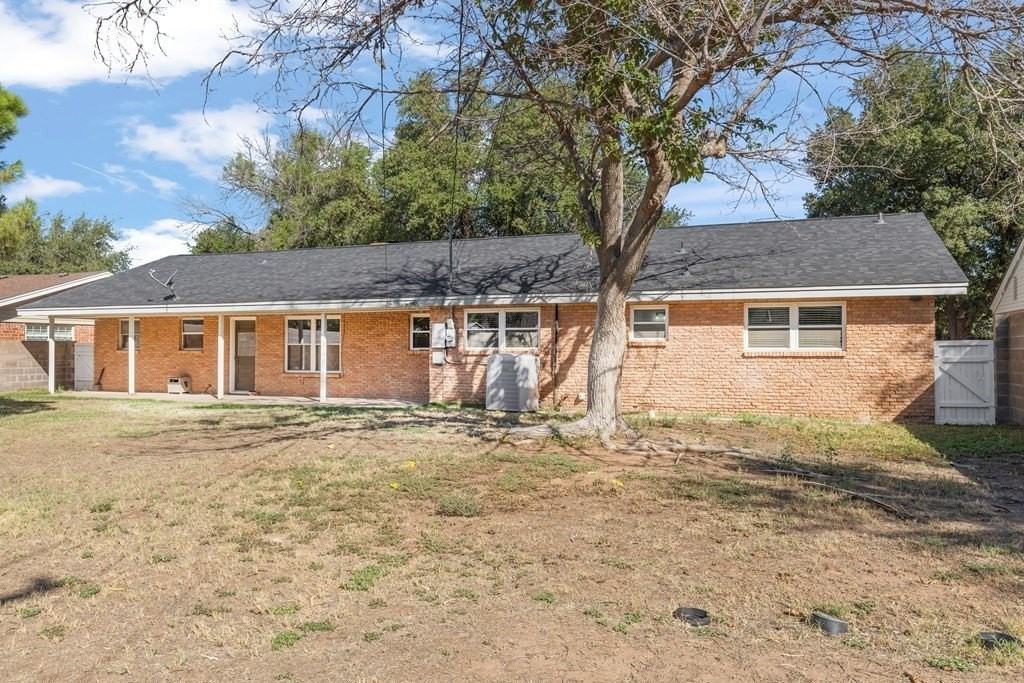 2519 Stanolind Ave - Photo 3 of 26