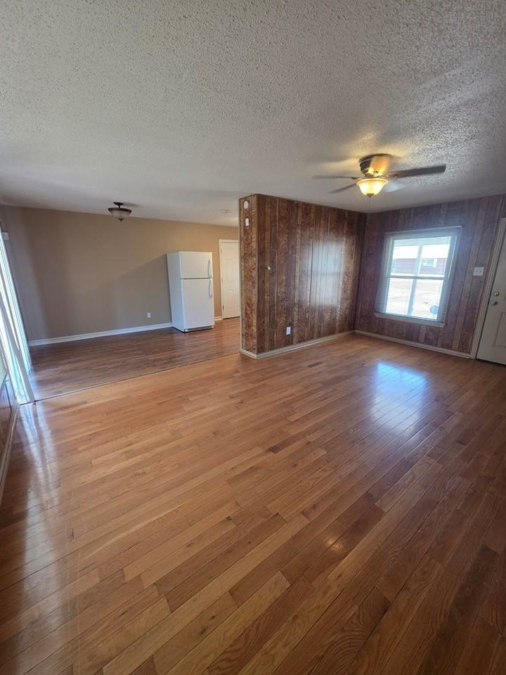 3311 Storey Ave - Photo 4 of 23