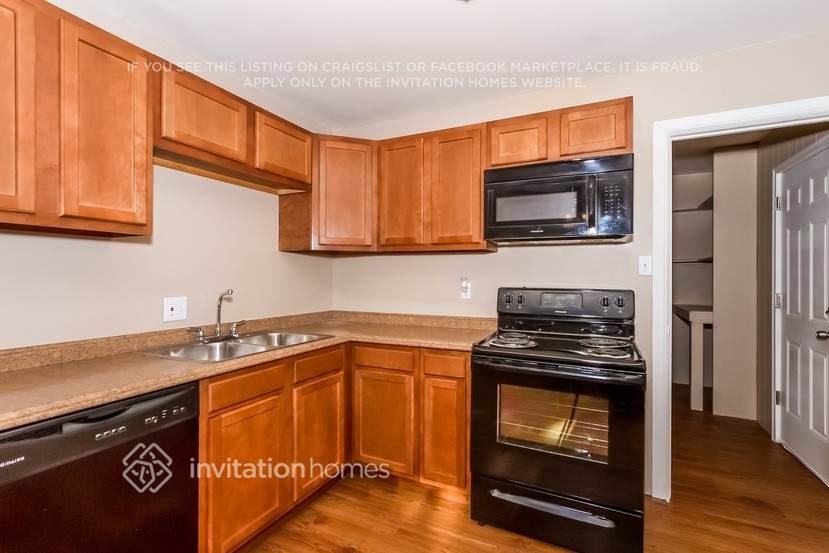 9301 Lillian Ln - Photo 6 of 21