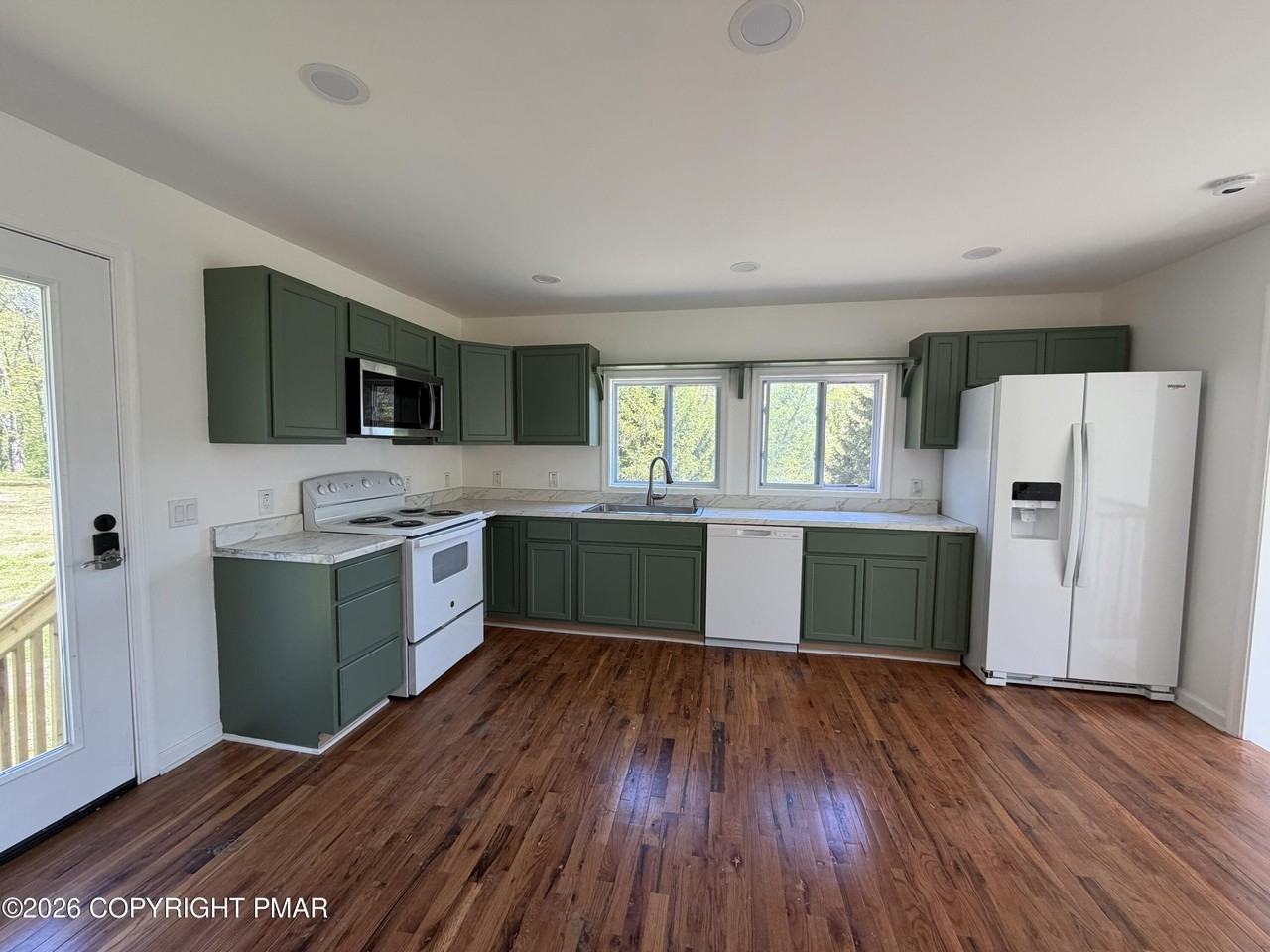 108 Spruce Ln #108 - Photo 2 of 12