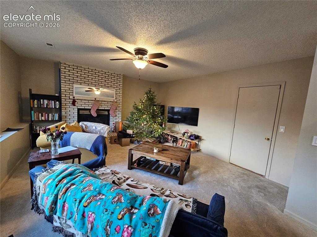 880 Crandall Dr - Photo 7 of 19