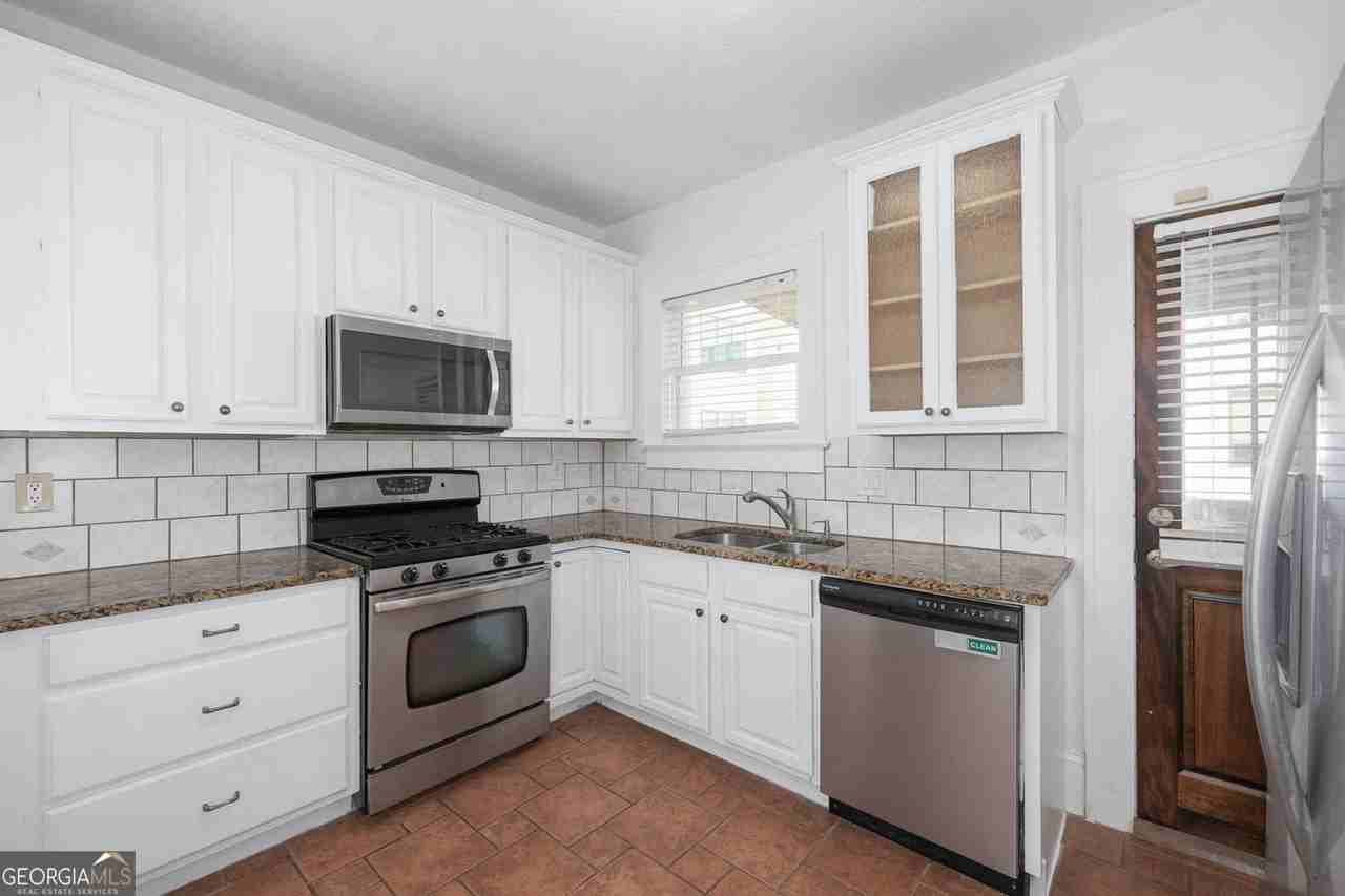 257 Stovall St Se - Photo 6 of 15