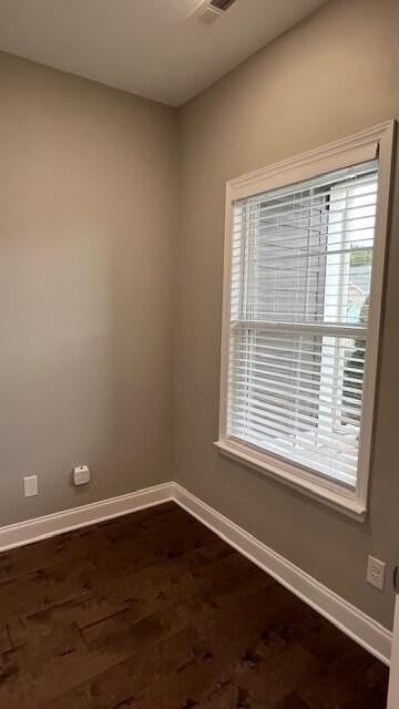 564 Bellingham Dr Ne - Photo 5 of 34