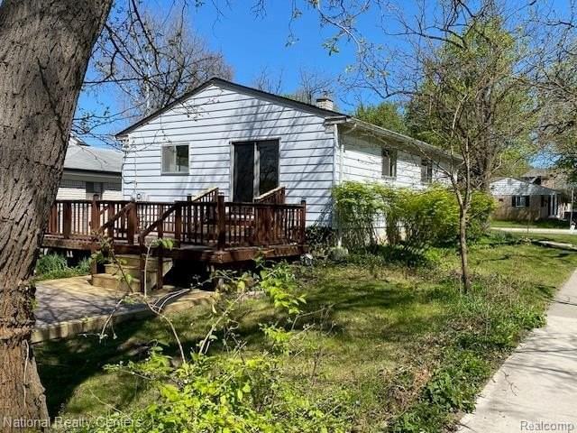 903 Roselawn Dr - Photo 2 of 12