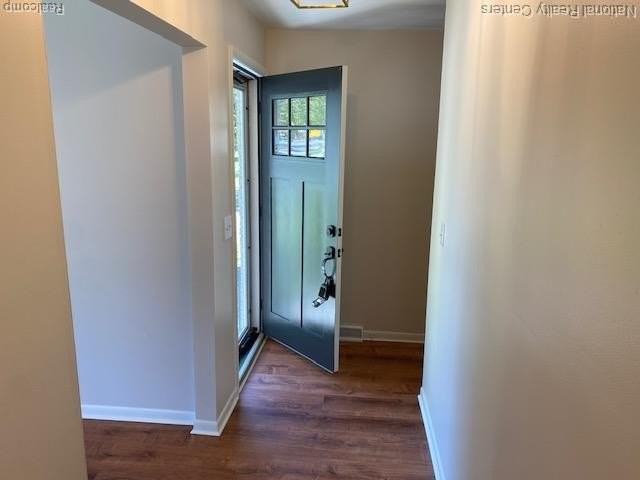 903 Roselawn Dr - Photo 3 of 12