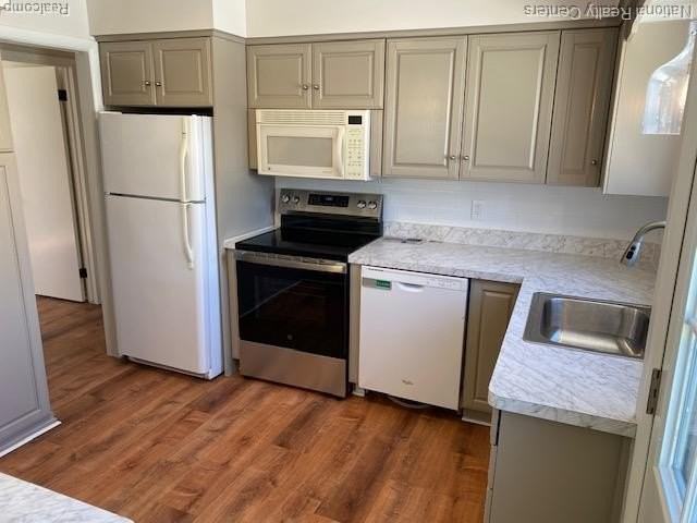 903 Roselawn Dr - Photo 7 of 12