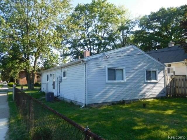 501 E Breckenridge St - Photo 4 of 16