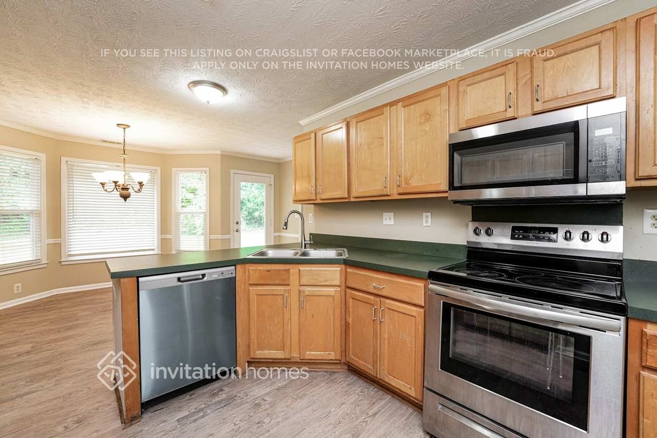 208 Ivy Creek Dr - Photo 6 of 18