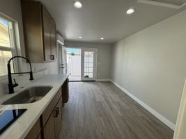 featured image of 814 E Erna Ave