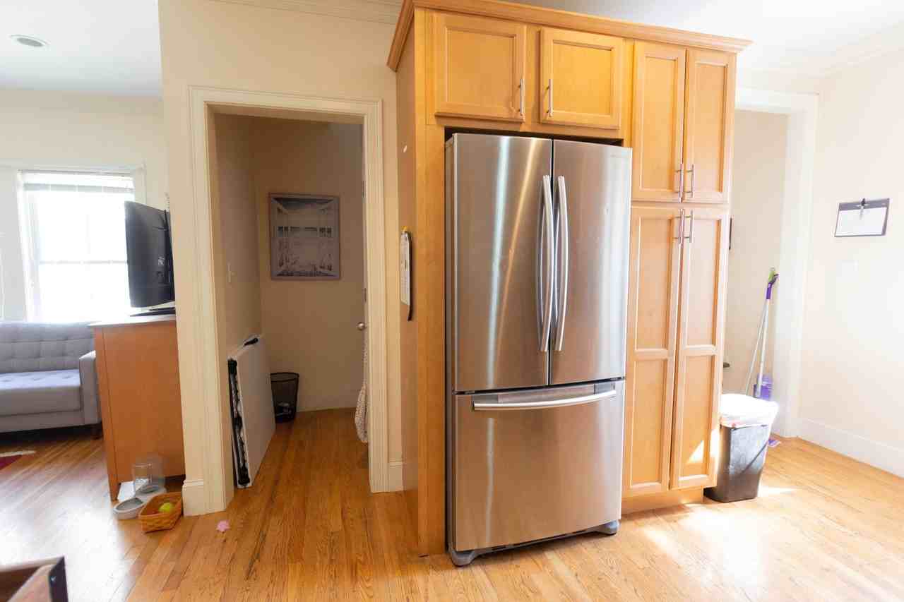27 Lothrop St - Photo 4 of 13