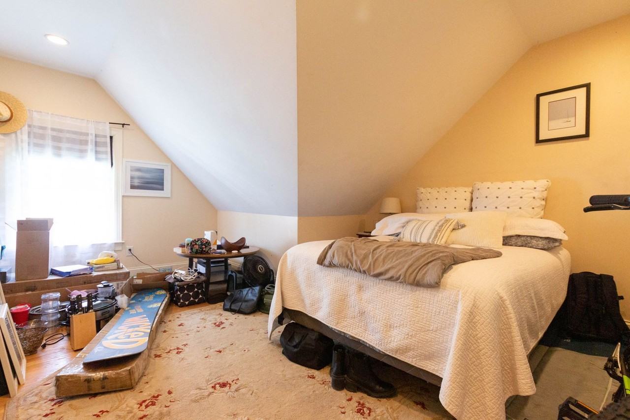 27 Lothrop St - Photo 7 of 13