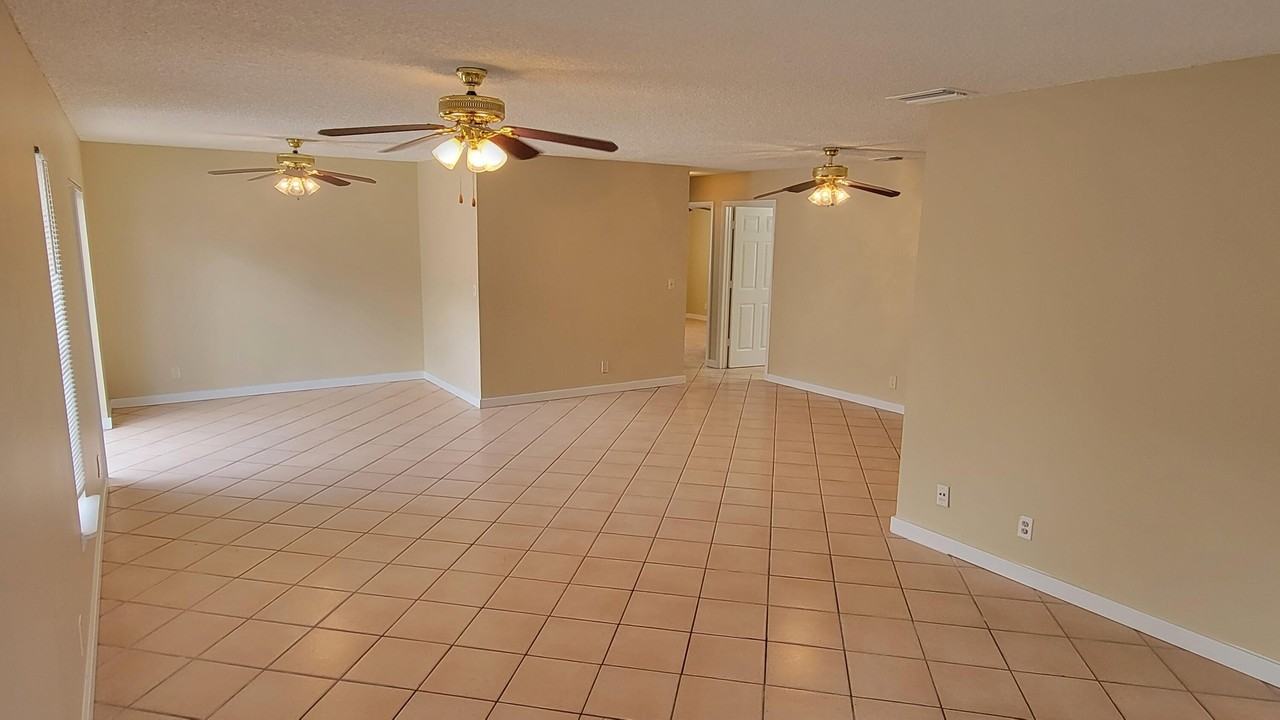 10056 Boynton Place Cir - Photo 7 of 20