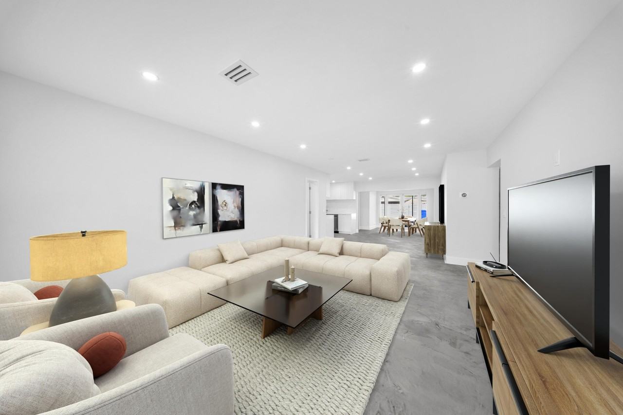 1721 N 16th Ct - Photo 5 of 40