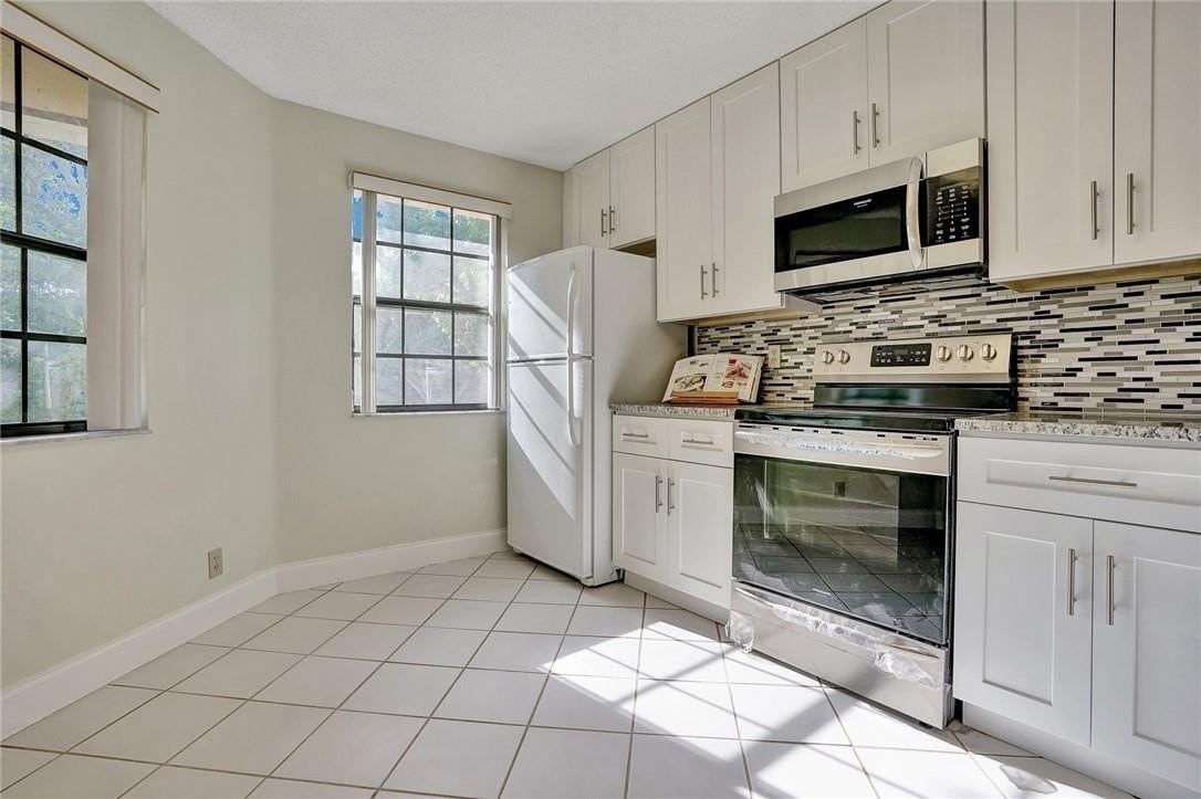 6698 Montego Bay Blvd #D - Photo 5 of 35