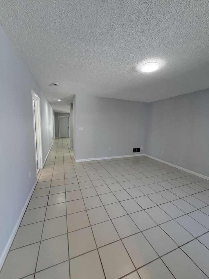 182 Sparrow Dr #A - Photo 4 of 36