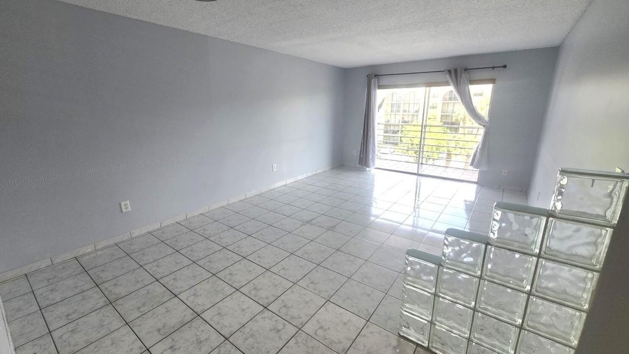 2800 Nw 56th Ave #G406 - Photo 4 of 10
