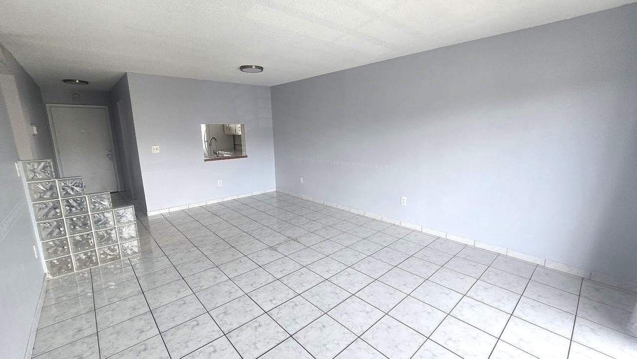 2800 Nw 56th Ave #G406 - Photo 5 of 10