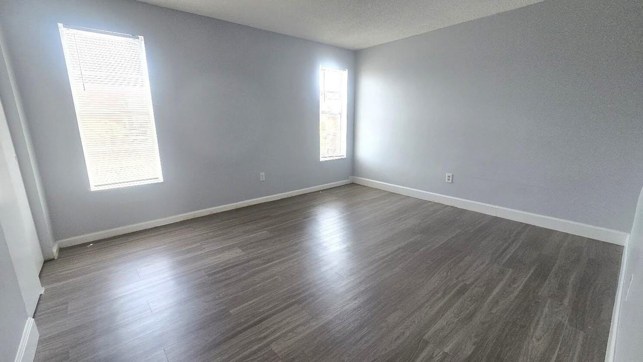 2800 Nw 56th Ave #G406 - Photo 6 of 10