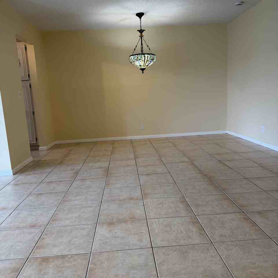 707 High Point Blvd N #C - Photo 3 of 20