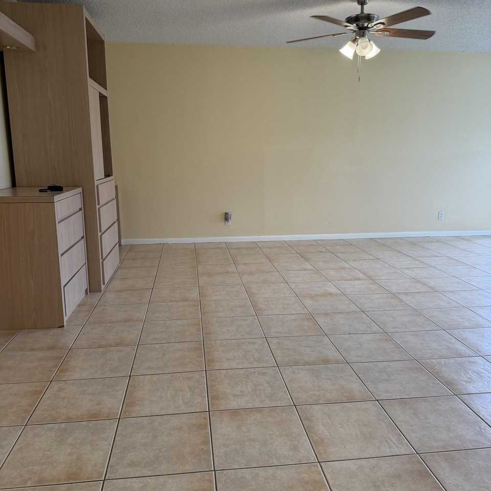 707 High Point Blvd N #C - Photo 5 of 20