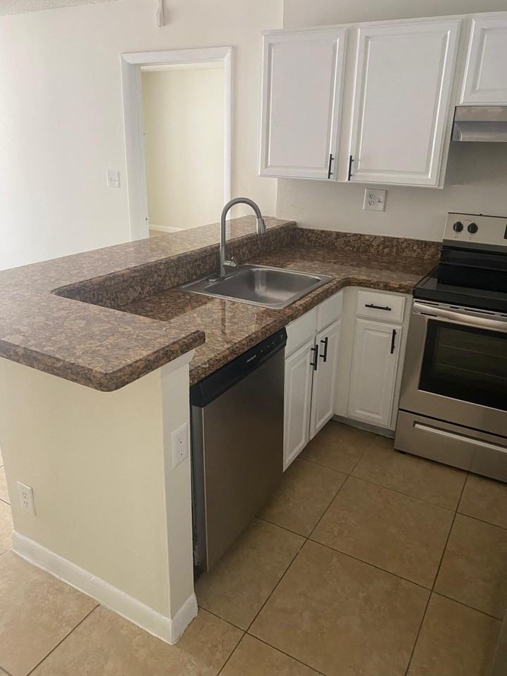 601 Lyons Rd #7105 - Photo 2 of 13