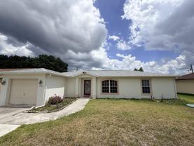 1342 Sw Wampler Ave - Photo 1 of 1
