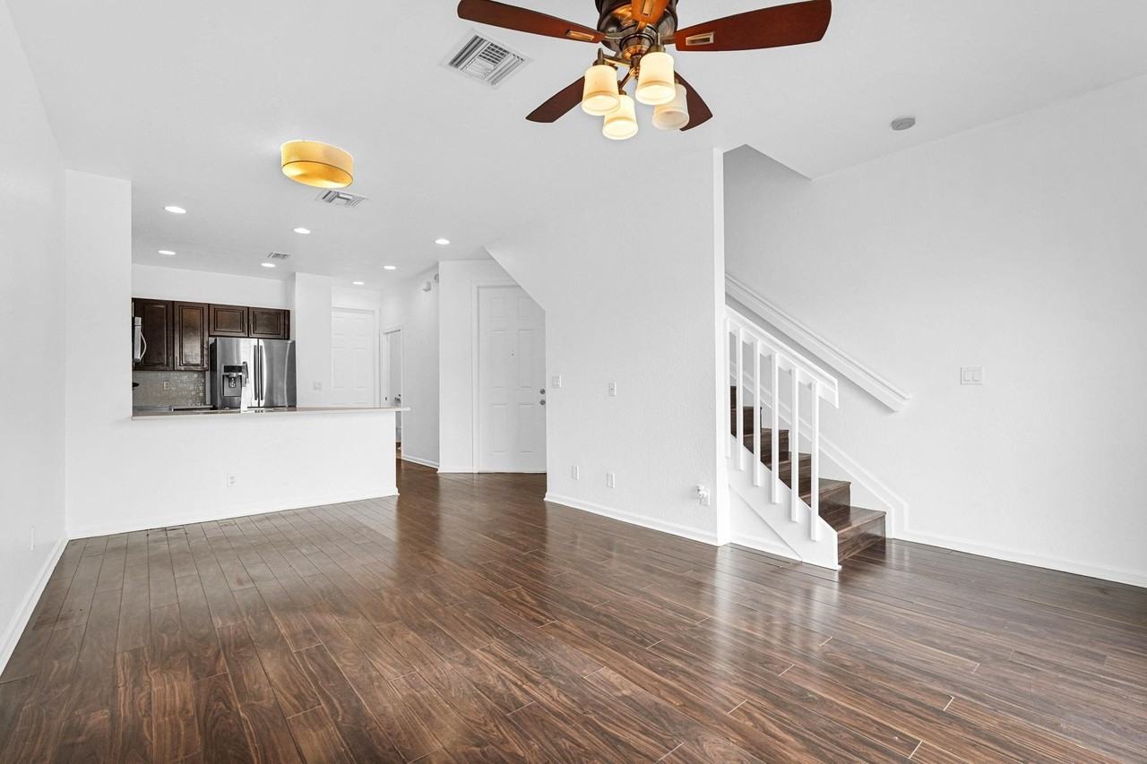 1427 Nw 34th Way #1427 - Photo 4 of 49