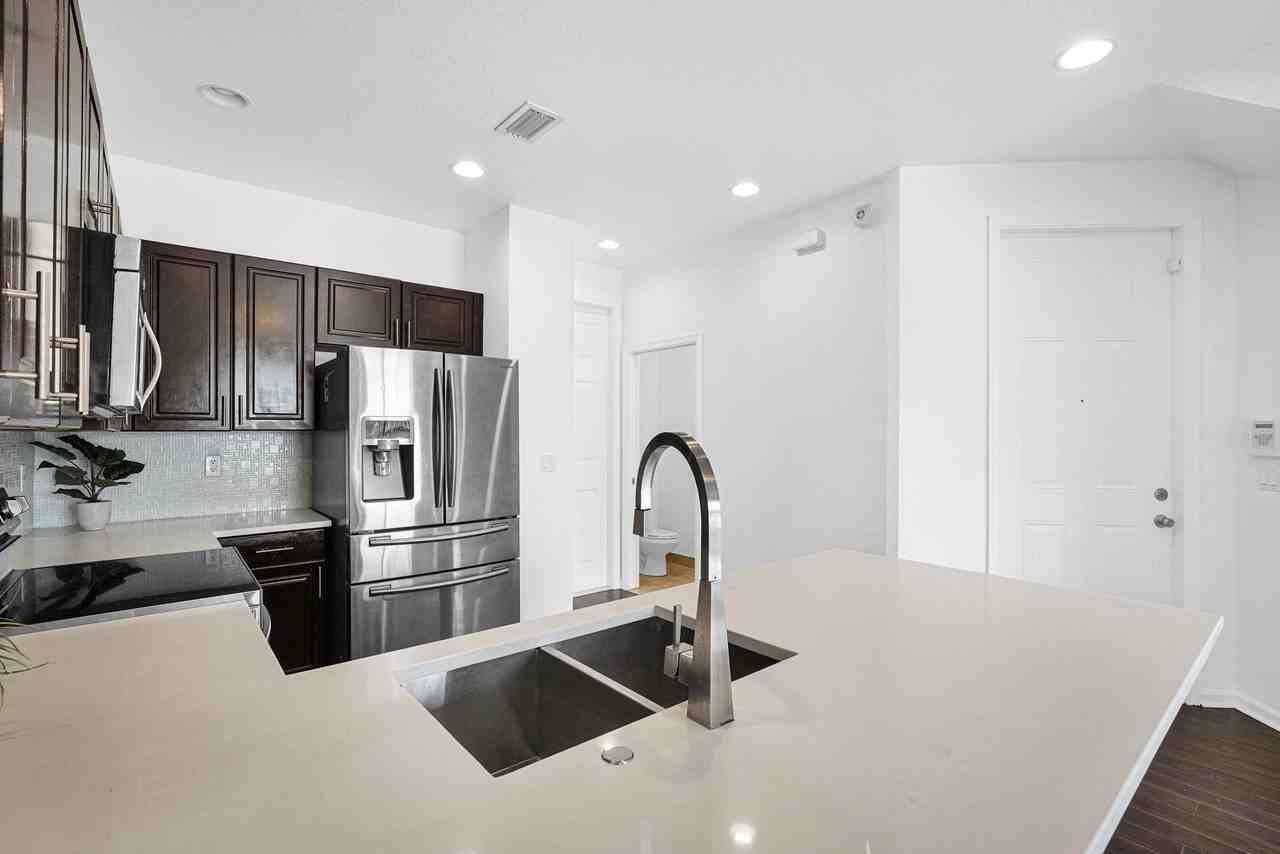 1427 Nw 34th Way #1427 - Photo 6 of 49
