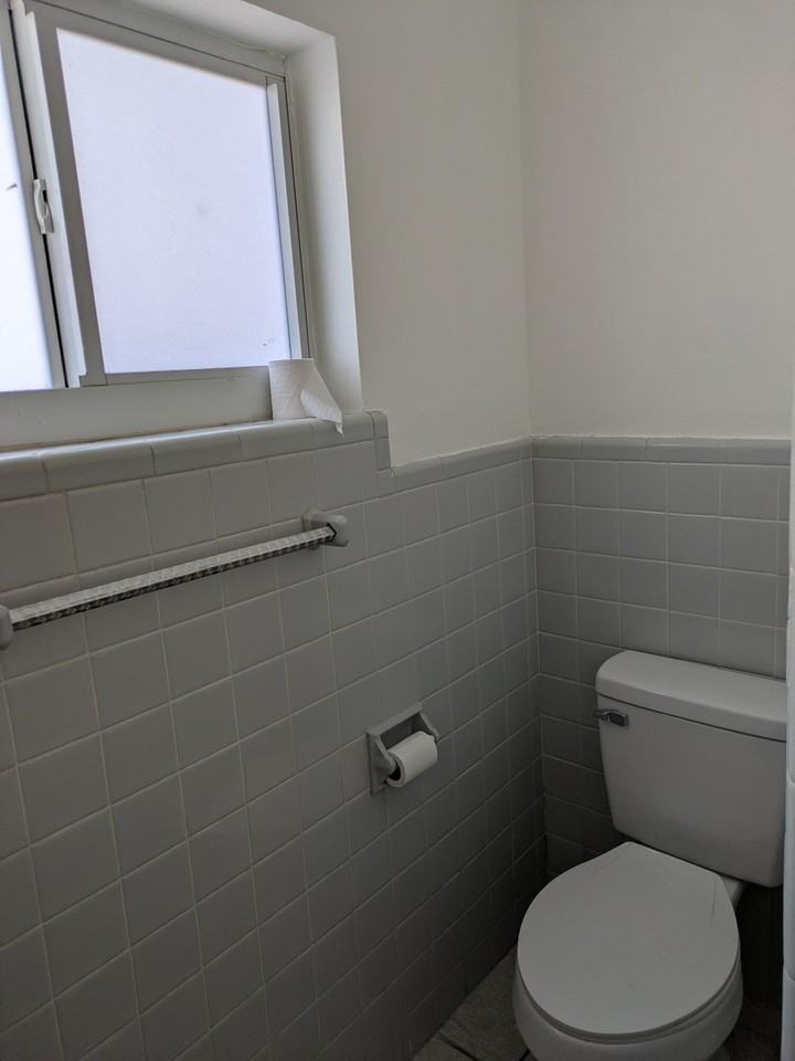 3312 Se 4th St #3 - Photo 6 of 7