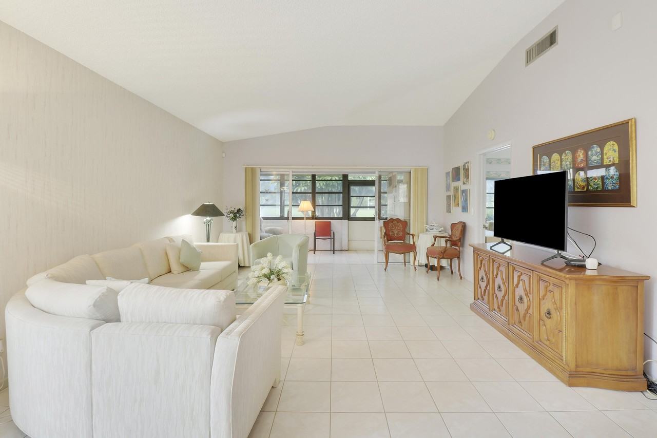 13759 Date Palm Ct #A - Photo 3 of 25
