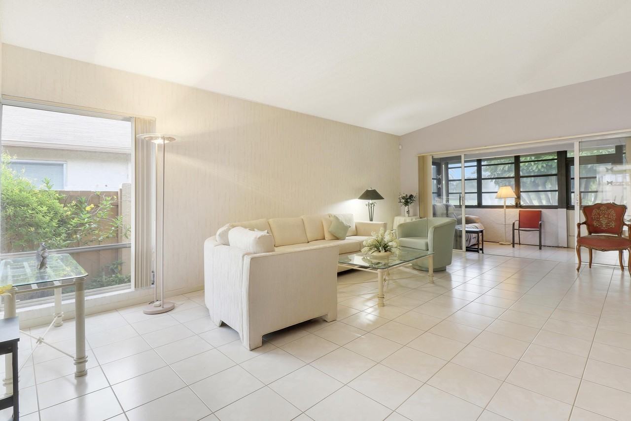 13759 Date Palm Ct #A - Photo 4 of 25