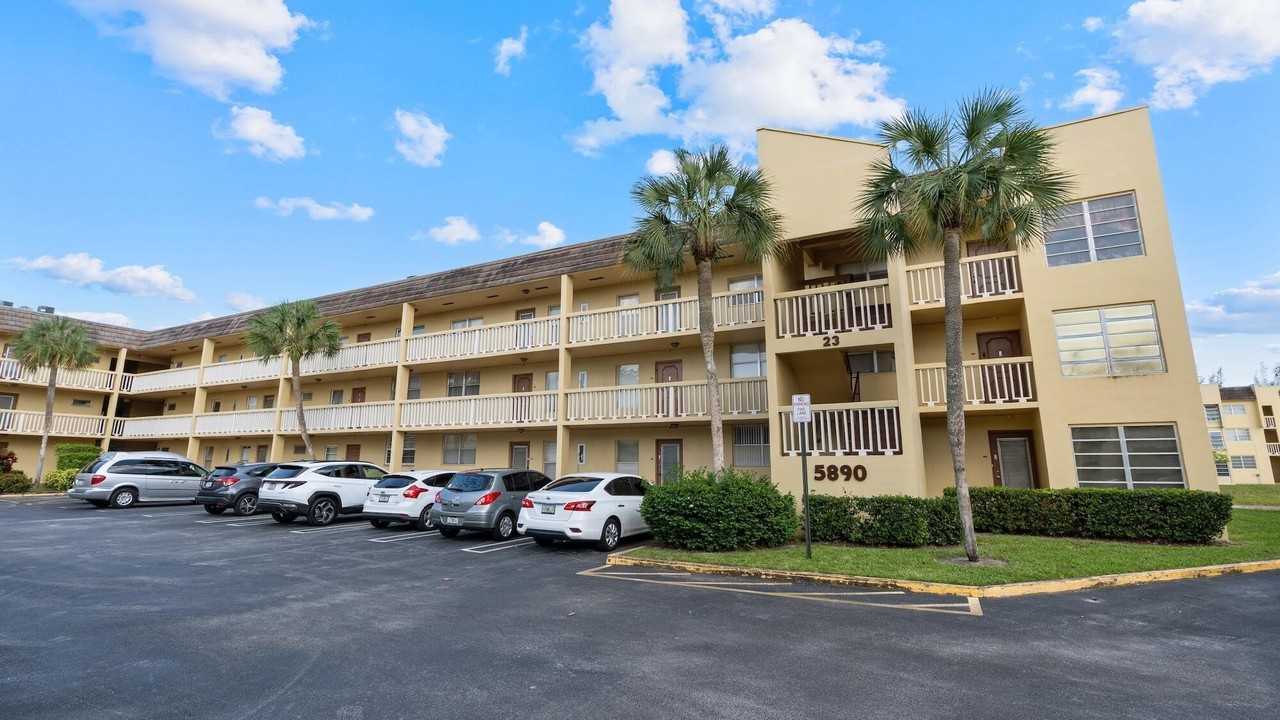 5890 Nw 64th Ave #308