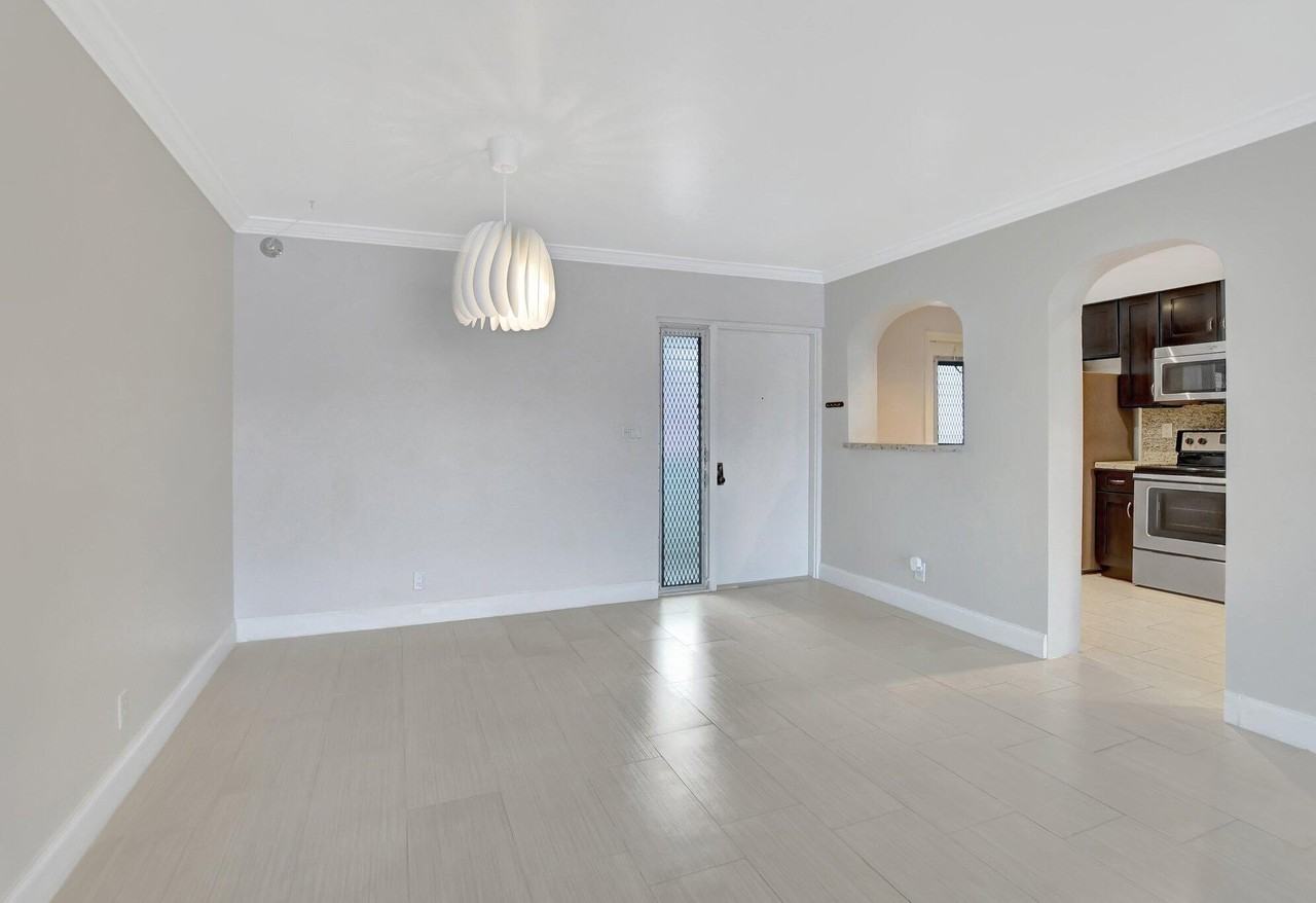 Cameo Dr E #4110 - Photo 6 of 41