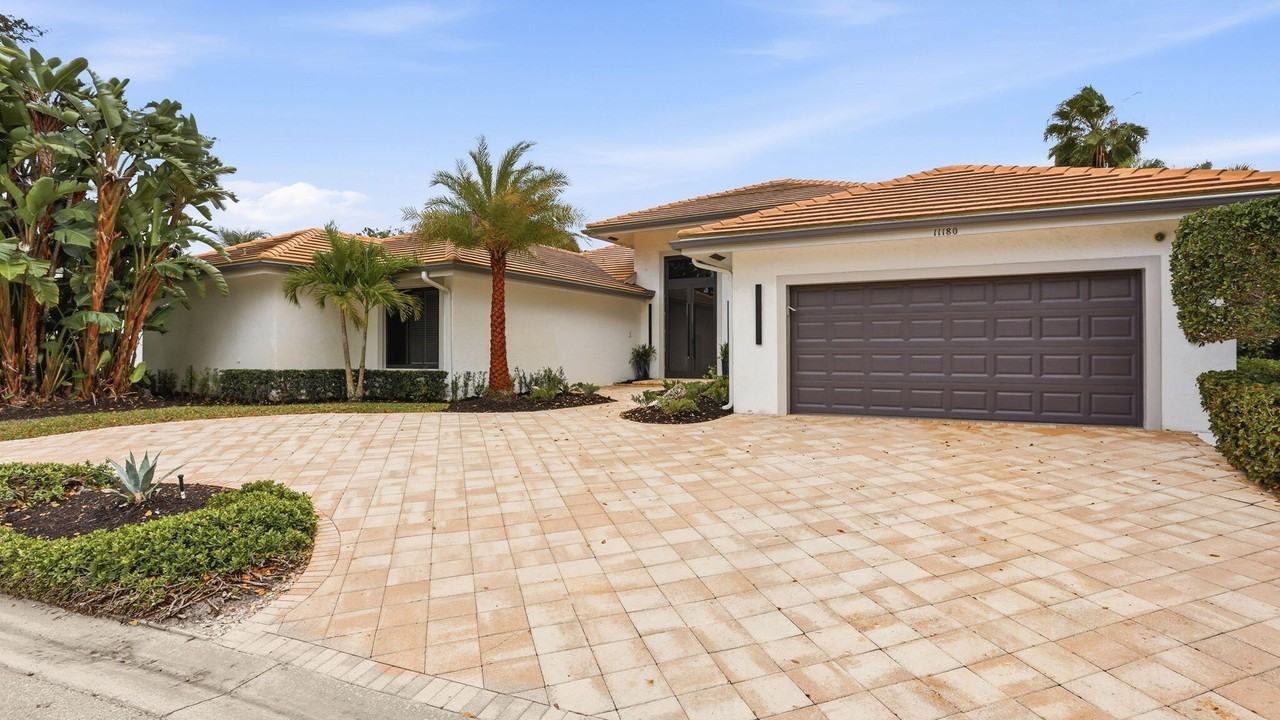 11180 Isle Brook Ct - Photo 6 of 50