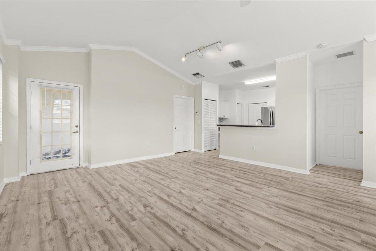 559 Se Prescott Pl #559 - Photo 6 of 34